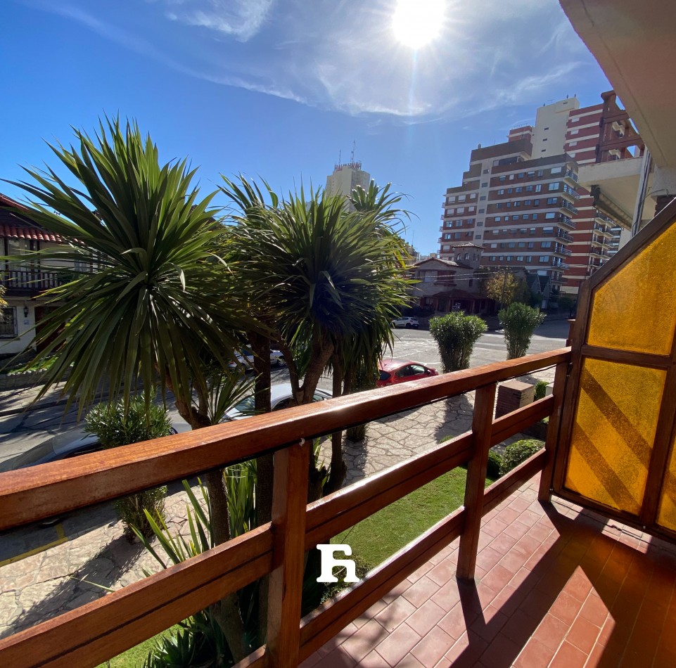 Deptartamento de 2 ambientes con Gran Patio y cochera