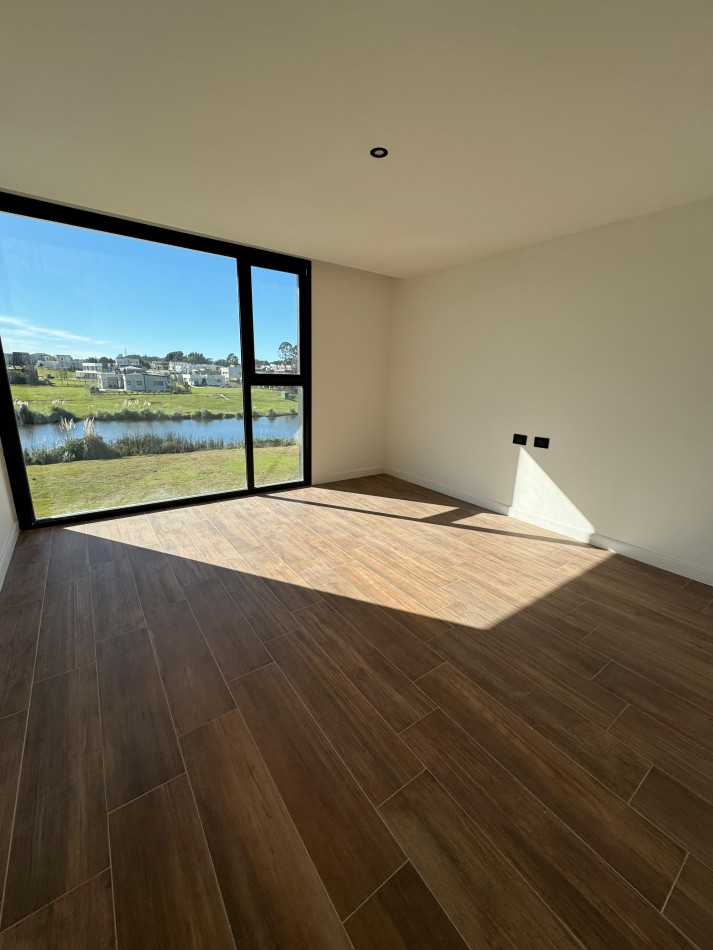 RUMENCO JOVEN - EXCLUSIVA CASA 4 DORMITORIOS CON VISTA AL LAGO