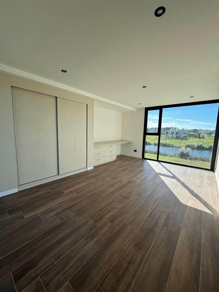 RUMENCO JOVEN - EXCLUSIVA CASA 4 DORMITORIOS CON VISTA AL LAGO