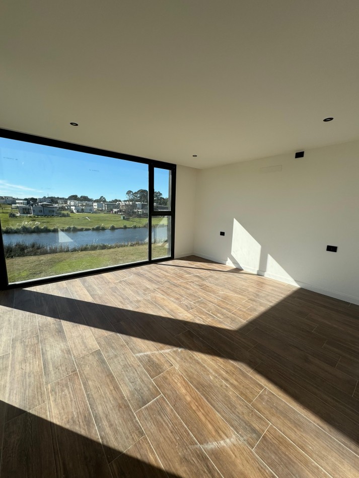 RUMENCO JOVEN - EXCLUSIVA CASA 4 DORMITORIOS CON VISTA AL LAGO
