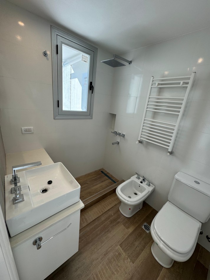 Semipiso de dos ambientes a Estrenar Playa Grande