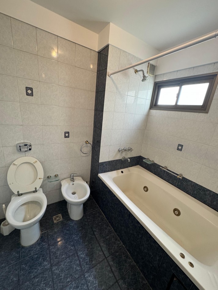 Piso 5 ambientes Plaza Mitre