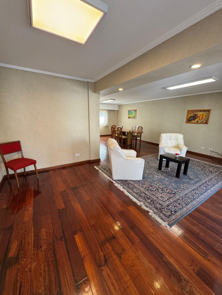 Piso 5 ambientes Plaza Mitre