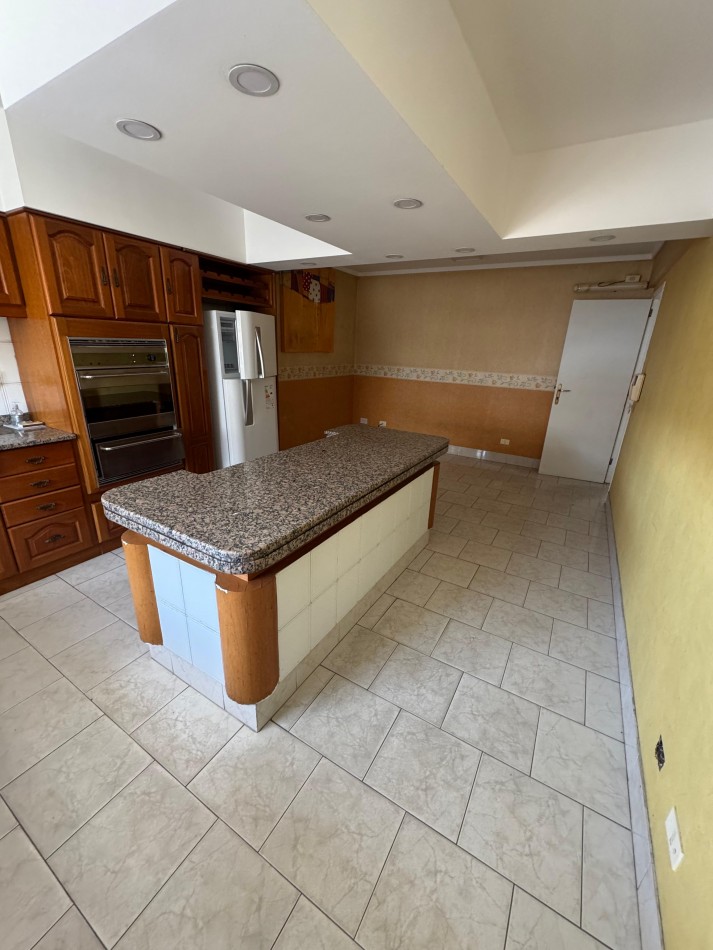 Piso 5 ambientes Plaza Mitre
