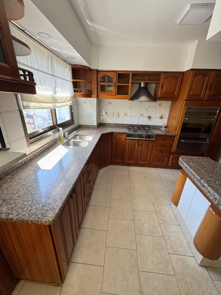 Piso 5 ambientes Plaza Mitre