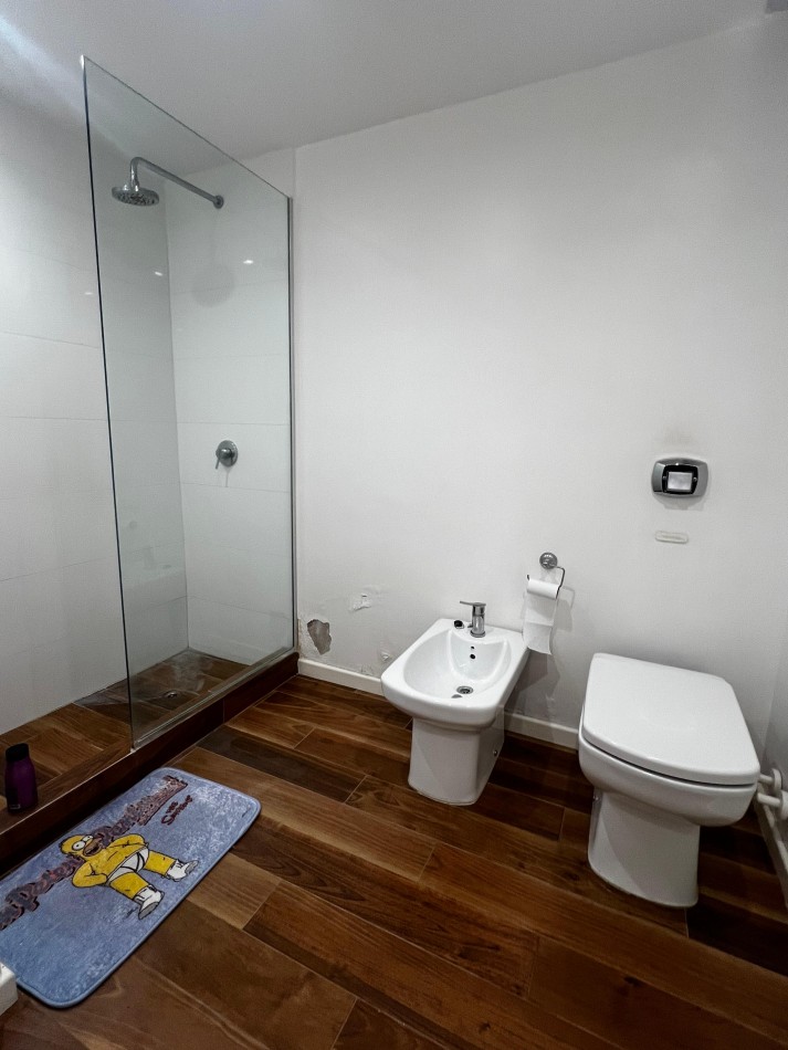 Semipiso de 4 ambientes en alquiler - Guemes