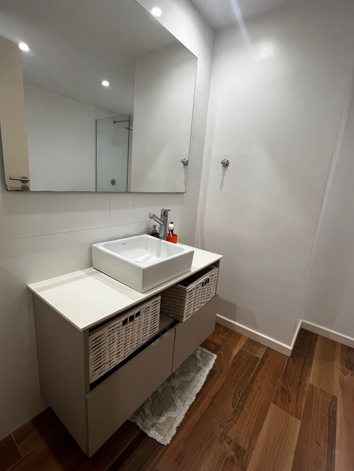 Semipiso de 4 ambientes en alquiler - Guemes