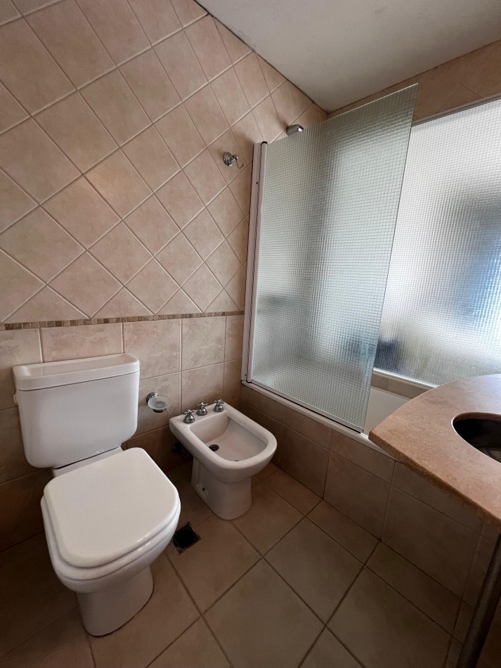 SEMIPISO DE 4 AMBIENTES CON VISTA PLENA AL MAR