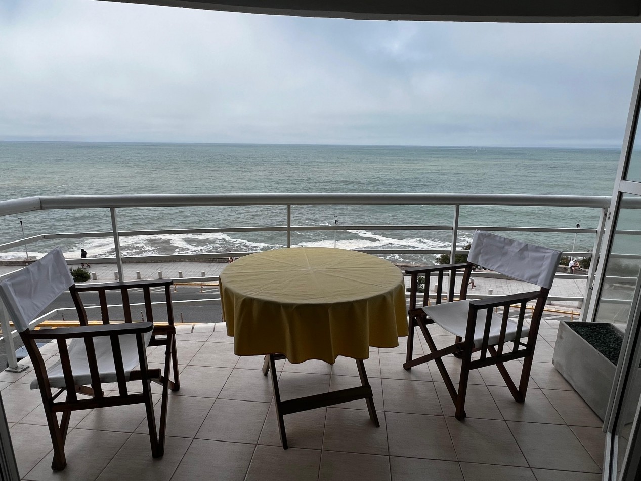 SEMIPISO DE 4 AMBIENTES CON VISTA PLENA AL MAR
