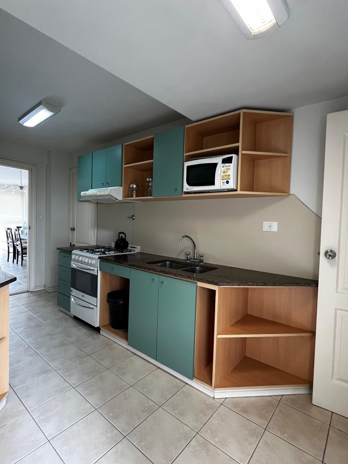 SEMIPISO DE 4 AMBIENTES CON VISTA PLENA AL MAR
