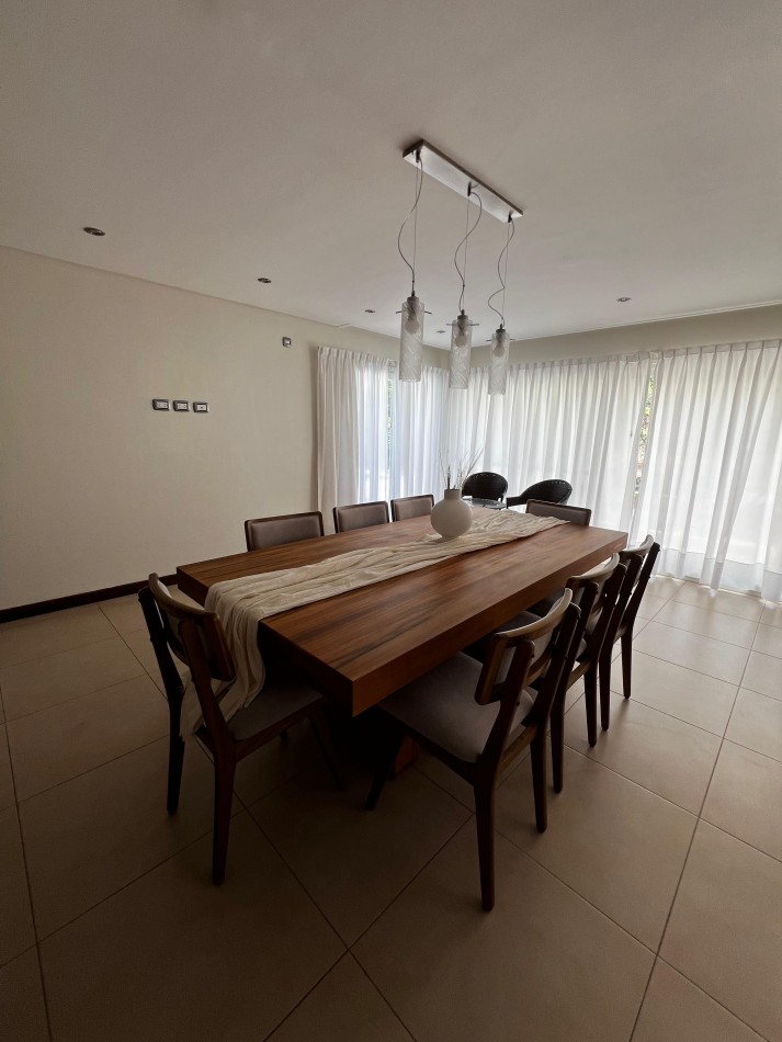 ALQUILER ARENAS DEL SUR - EXCLUSIVA CASA 4 DORMITORIOS PARQUE Y PISCINA