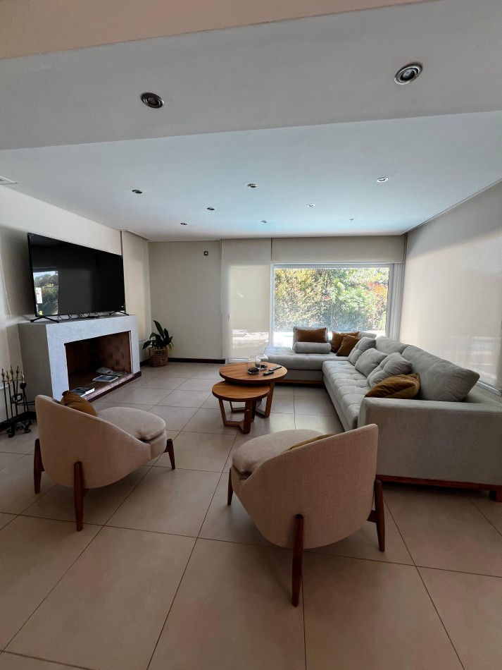 ALQUILER ARENAS DEL SUR - EXCLUSIVA CASA 4 DORMITORIOS PARQUE Y PISCINA