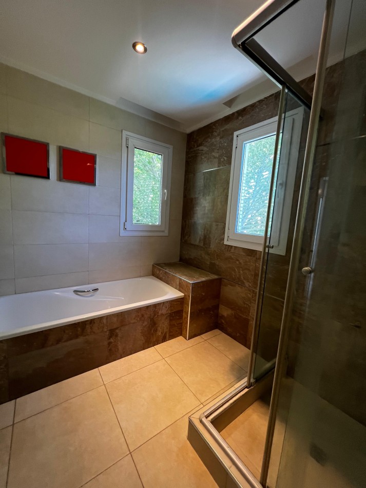 ALQUILER ARENAS DEL SUR - EXCLUSIVA CASA 4 DORMITORIOS PARQUE Y PISCINA