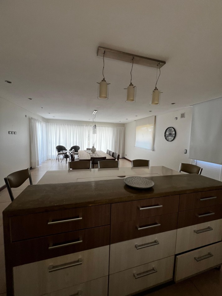 ALQUILER ARENAS DEL SUR - EXCLUSIVA CASA 4 DORMITORIOS PARQUE Y PISCINA