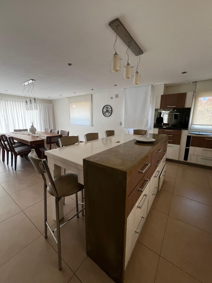 ALQUILER ARENAS DEL SUR - EXCLUSIVA CASA 4 DORMITORIOS PARQUE Y PISCINA