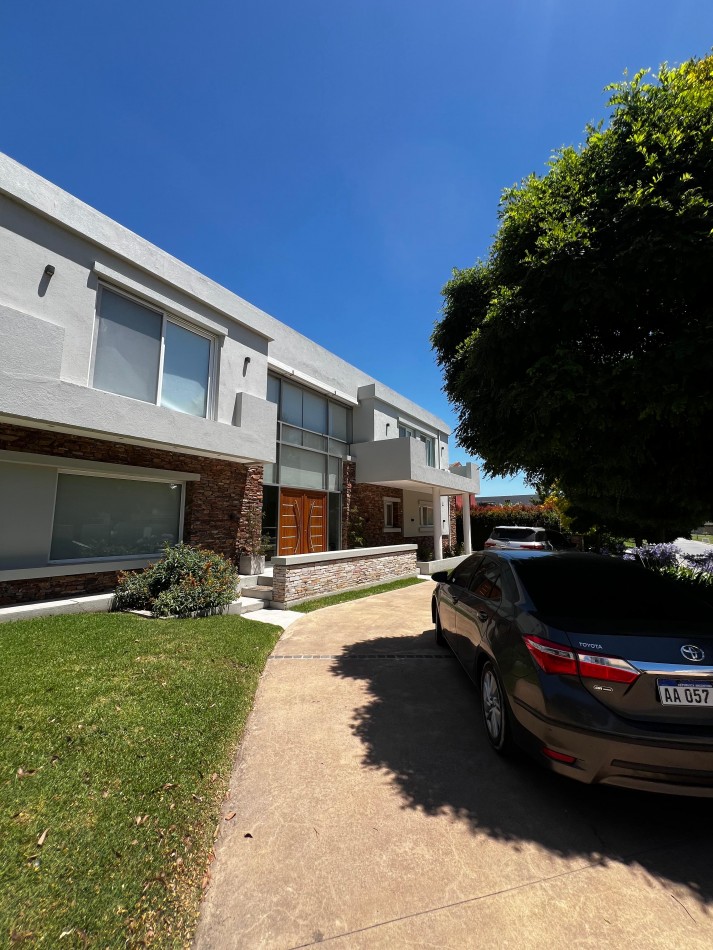 ALQUILER ARENAS DEL SUR - EXCLUSIVA CASA 4 DORMITORIOS PARQUE Y PISCINA