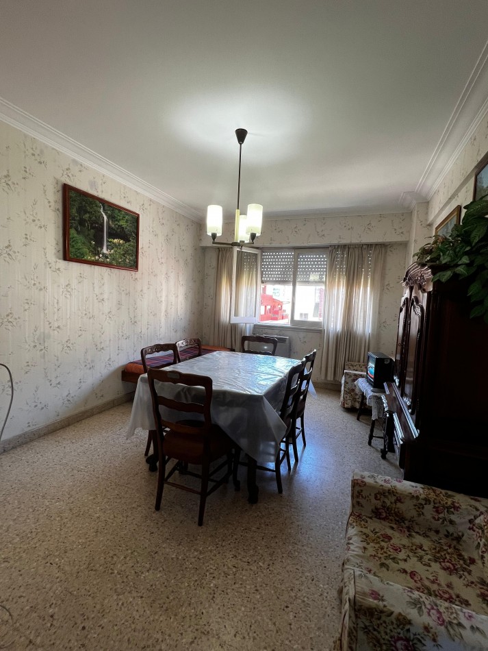 VARESE - DEPARTAMENTO 3 AMBIENTES C/ VISTA AL MAR Y COCHERA