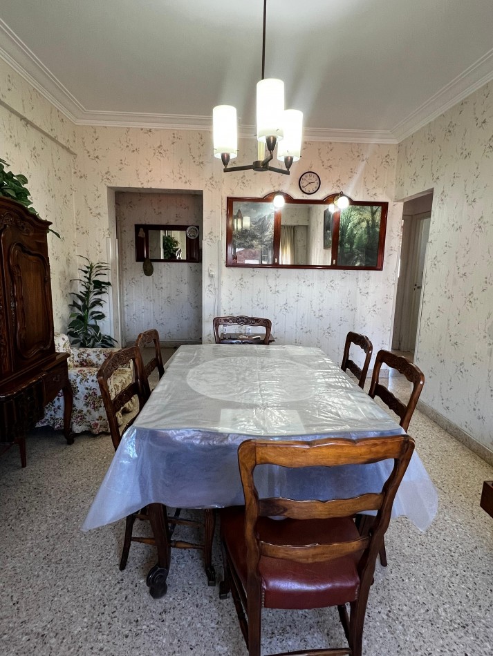 VARESE - DEPARTAMENTO 3 AMBIENTES C/ VISTA AL MAR Y COCHERA