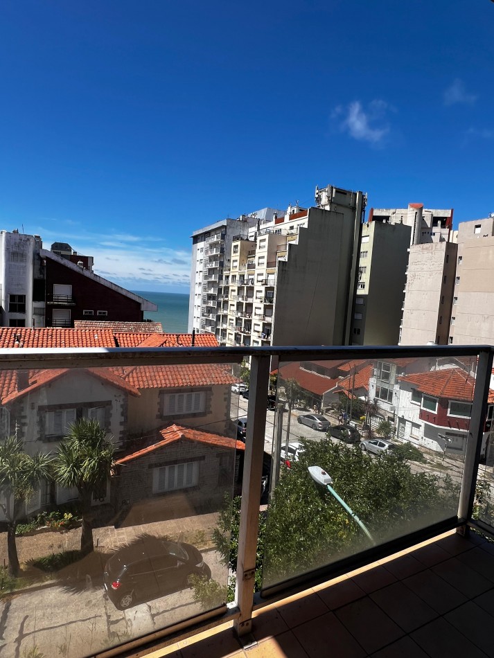 VARESE - DEPARTAMENTO 3 AMBIENTES C/ VISTA AL MAR Y COCHERA