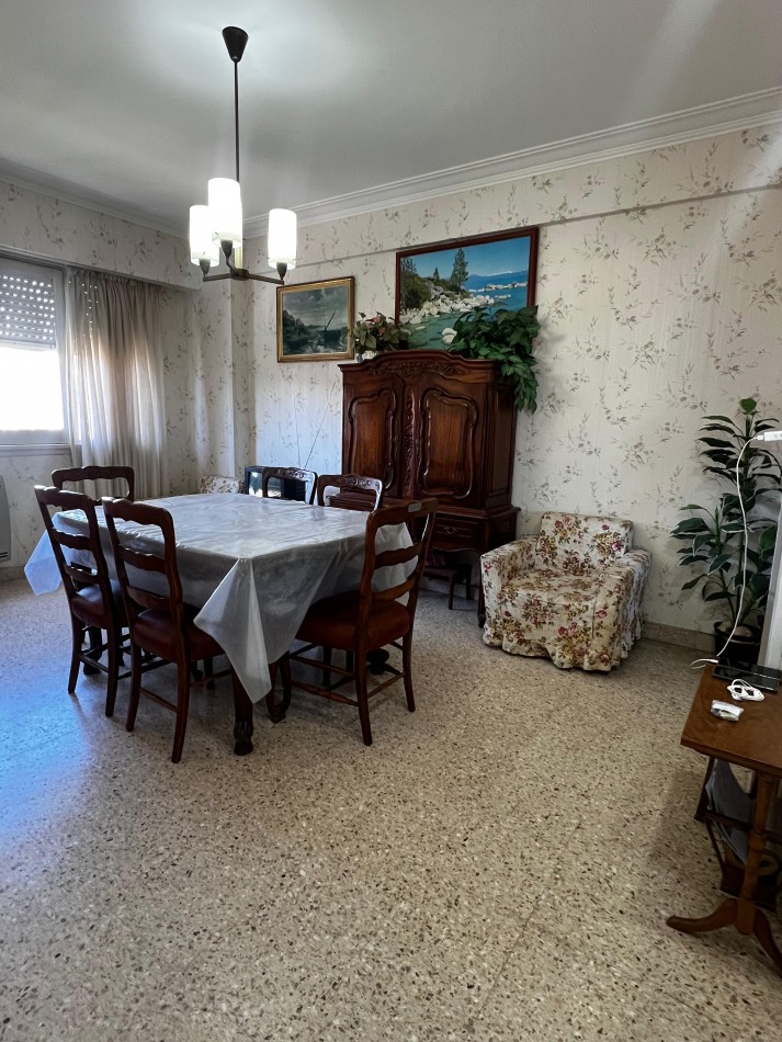 VARESE - DEPARTAMENTO 3 AMBIENTES C/ VISTA AL MAR Y COCHERA