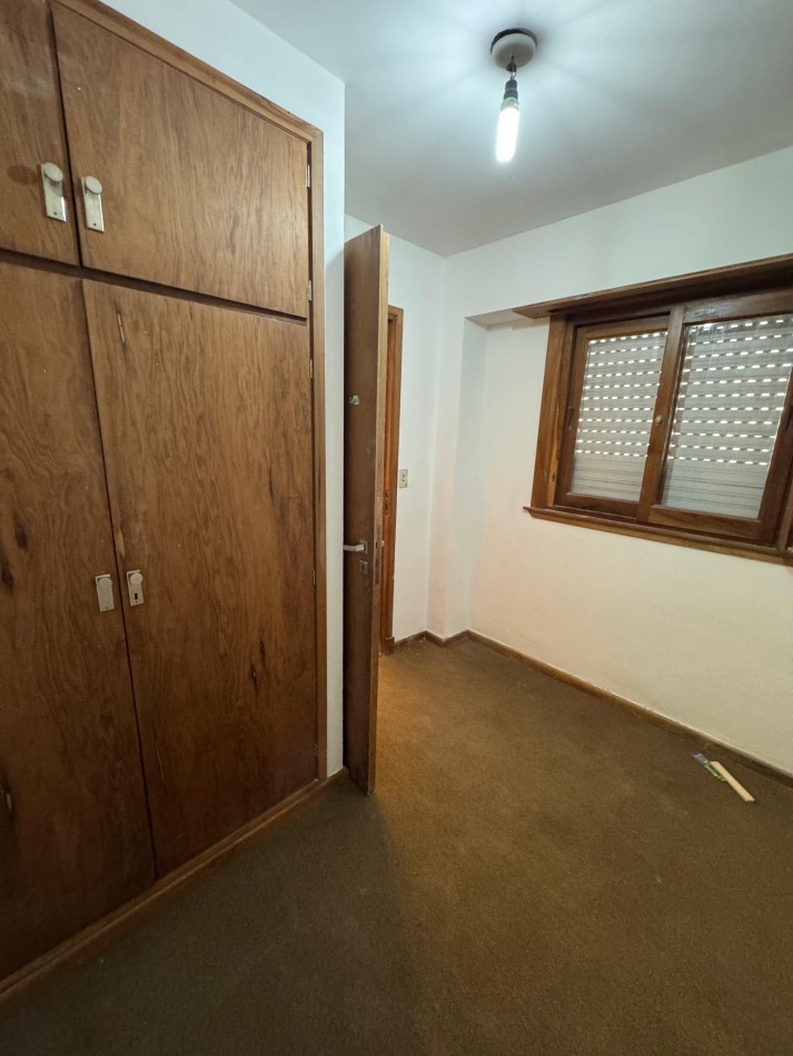 MACROCENTRO -DEPARTAMENTO DE 4 AMBIENTESC/ DEP DE SERVICIO 110 MTS2