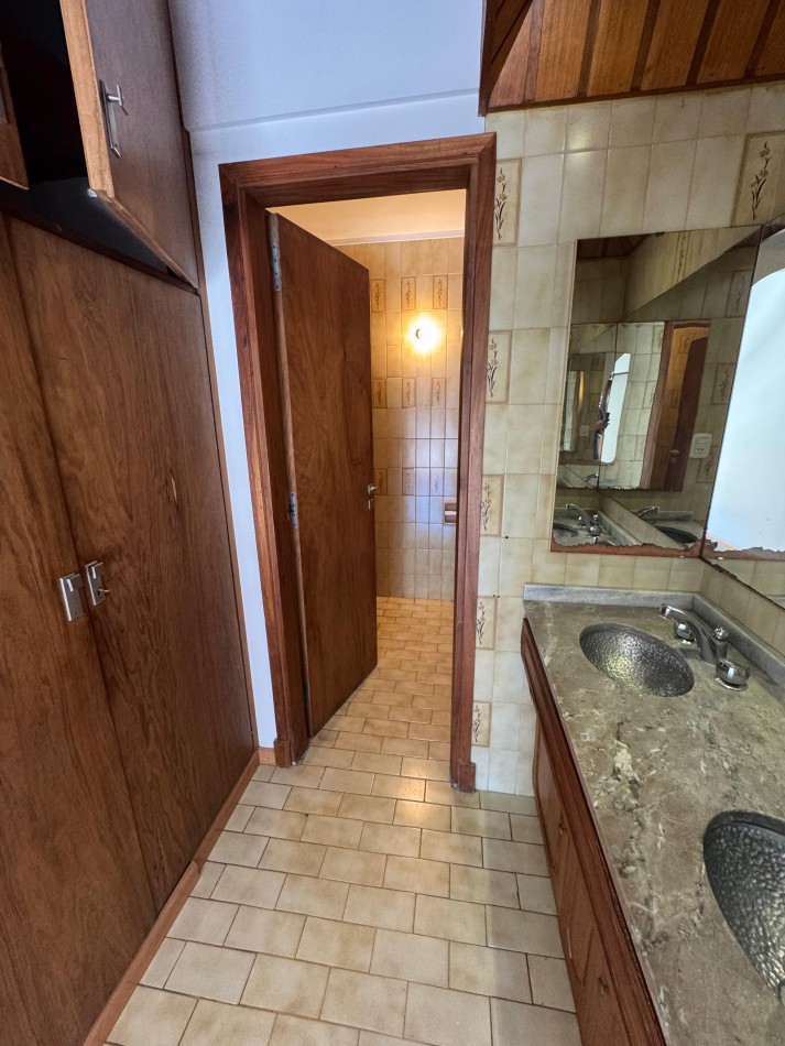 MACROCENTRO -DEPARTAMENTO DE 4 AMBIENTESC/ DEP DE SERVICIO 110 MTS2