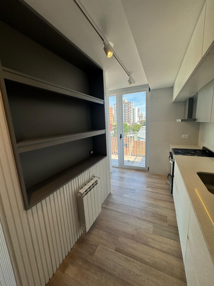 PLAYA GRANDE - SEMIPISO DE 3 AMBIENTES C/ ESCRITORIO Y TERRAZA PROPIA A ESTRENAR