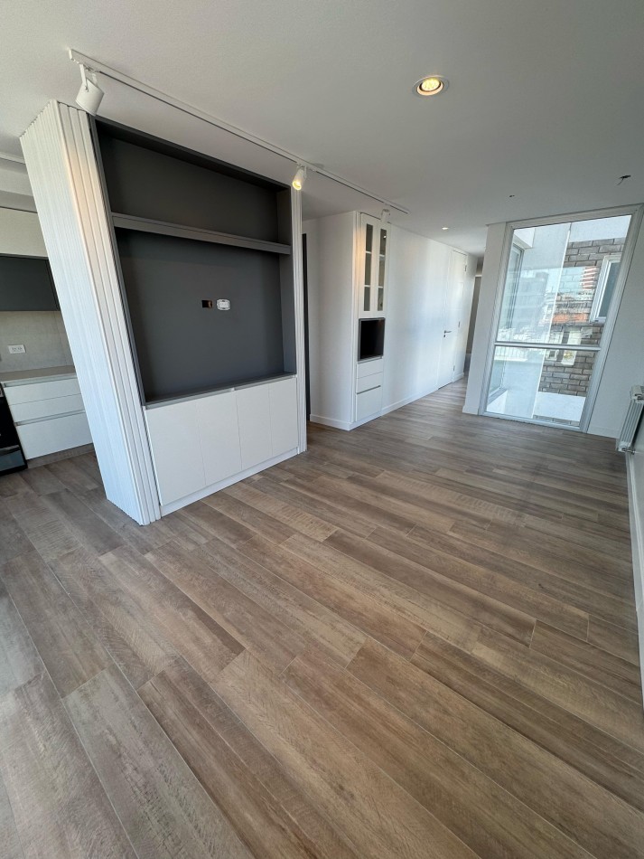 PLAYA GRANDE - SEMIPISO DE 3 AMBIENTES C/ ESCRITORIO Y TERRAZA PROPIA A ESTRENAR