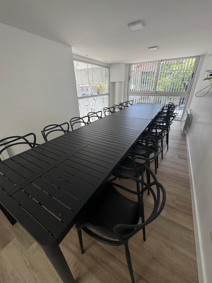 PLAYA GRANDE - SEMIPISO DE 3 AMBIENTES C/ ESCRITORIO Y TERRAZA PROPIA A ESTRENAR