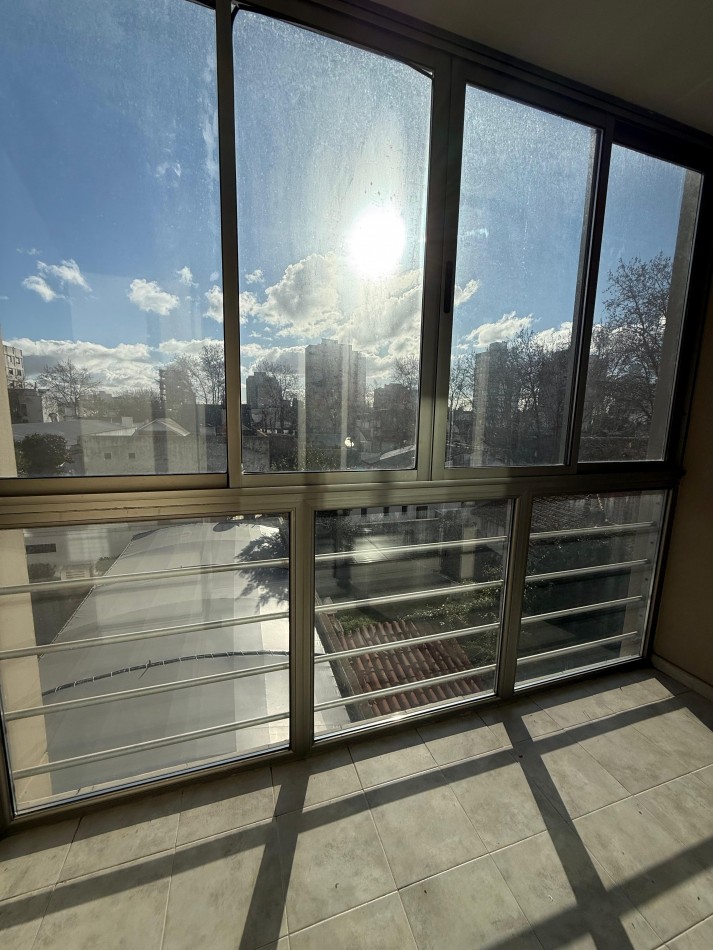 VENTA - SEMIPISO DE 3 AMBIENTES - COCHERA Y BAULERA