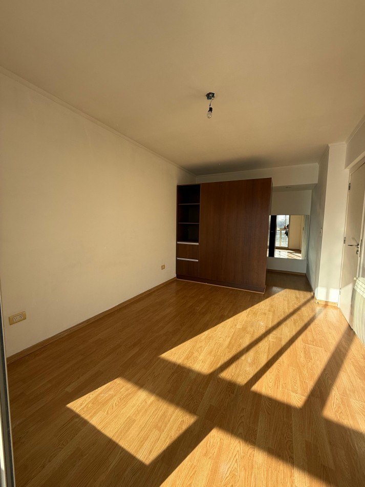 VENTA - SEMIPISO DE 3 AMBIENTES - COCHERA Y BAULERA