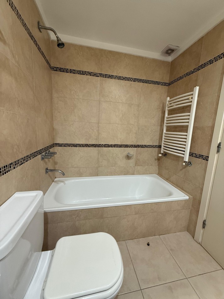 VENTA - SEMIPISO DE 3 AMBIENTES - COCHERA Y BAULERA