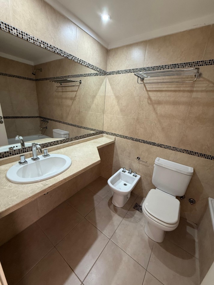 VENTA - SEMIPISO DE 3 AMBIENTES - COCHERA Y BAULERA