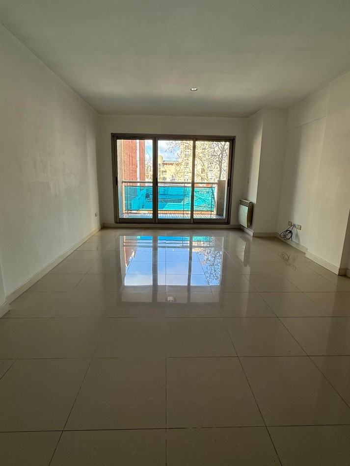 VENTA - SEMIPISO DE 3 AMBIENTES - COCHERA Y BAULERA