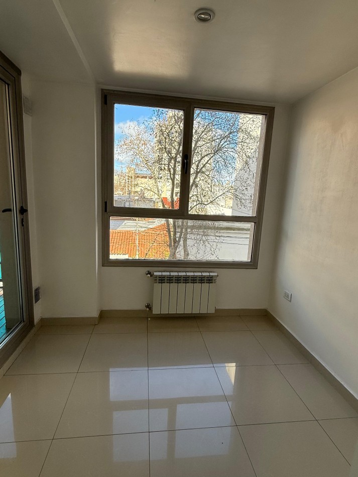 VENTA - SEMIPISO DE 3 AMBIENTES - COCHERA Y BAULERA