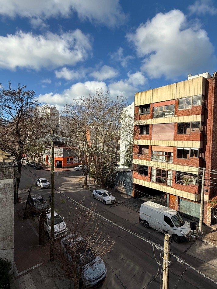 VENTA - SEMIPISO DE 3 AMBIENTES - COCHERA Y BAULERA