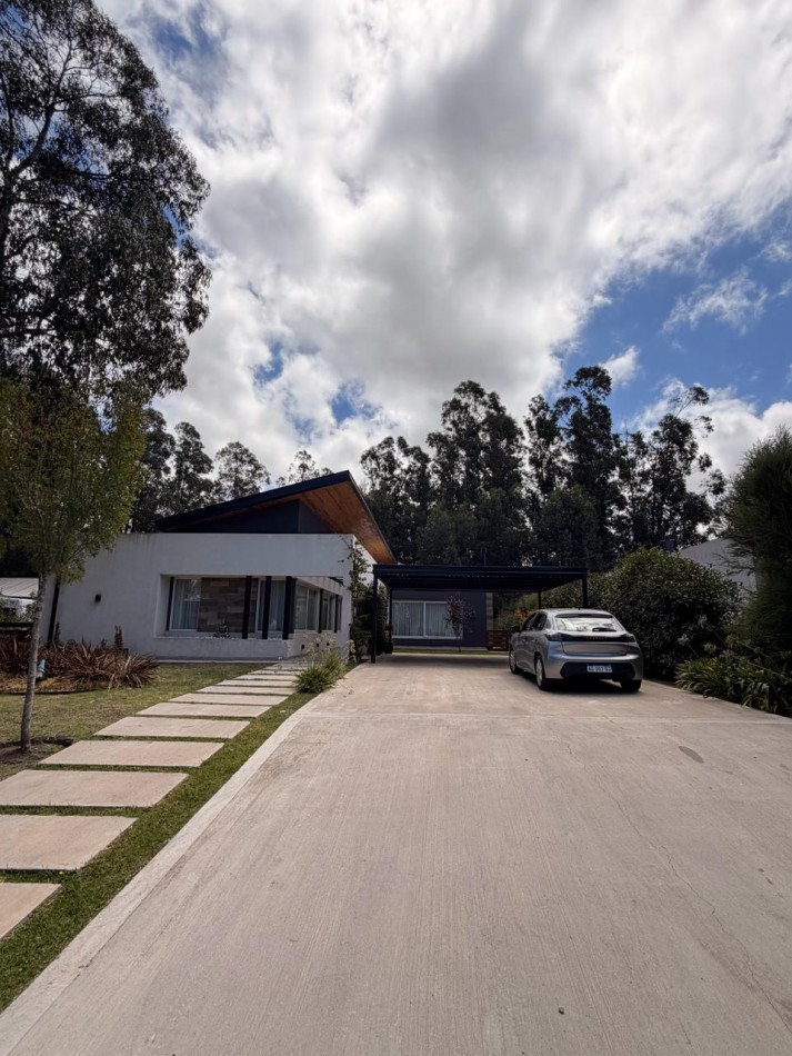 VENTA - EXCLUSIVA CASA - BARRIO PRIVADO ARENAS DEL SUR