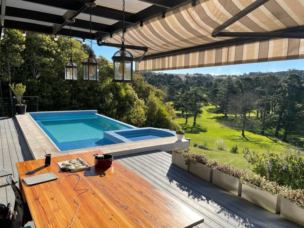 VENTA - EXCLUSIVA CASA - SOBRE EL GOLF DE SIERRAS DE LOS PADRES