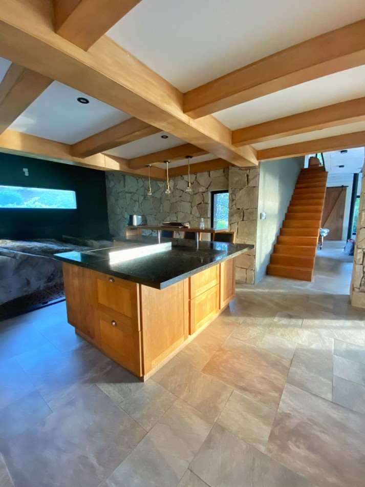 VENTA - EXCLUSIVA CASA - SOBRE EL GOLF DE SIERRAS DE LOS PADRES