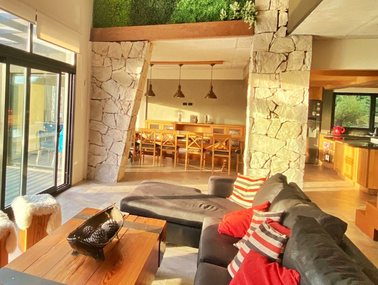 VENTA - EXCLUSIVA CASA - SOBRE EL GOLF DE SIERRAS DE LOS PADRES