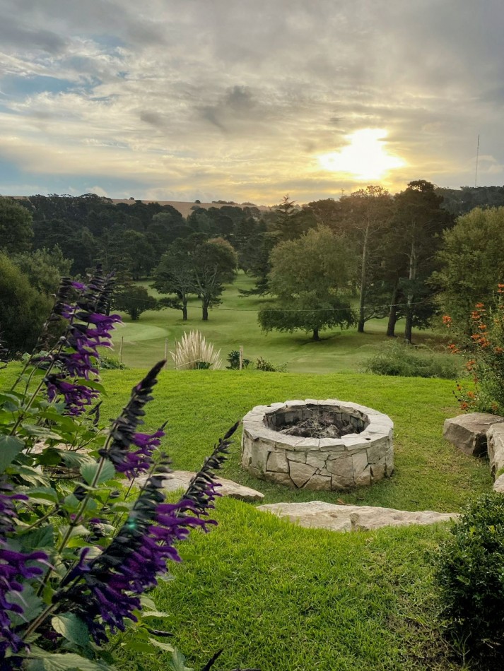 VENTA - EXCLUSIVA CASA - SOBRE EL GOLF DE SIERRAS DE LOS PADRES