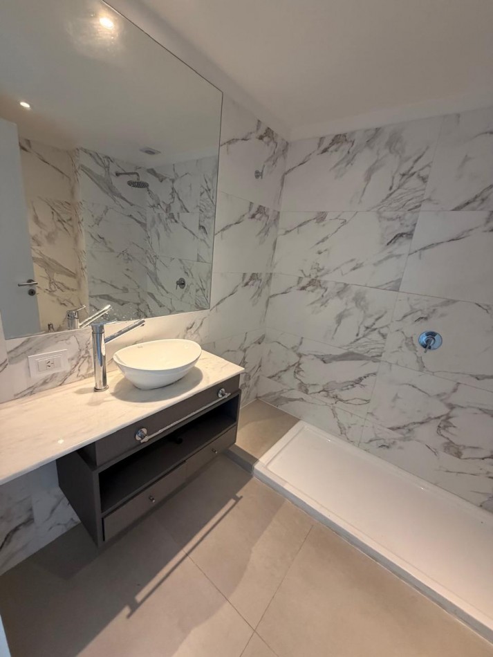 ALQUILER 2 AMBIENTES IMPECABLE - ZONA GUEMES