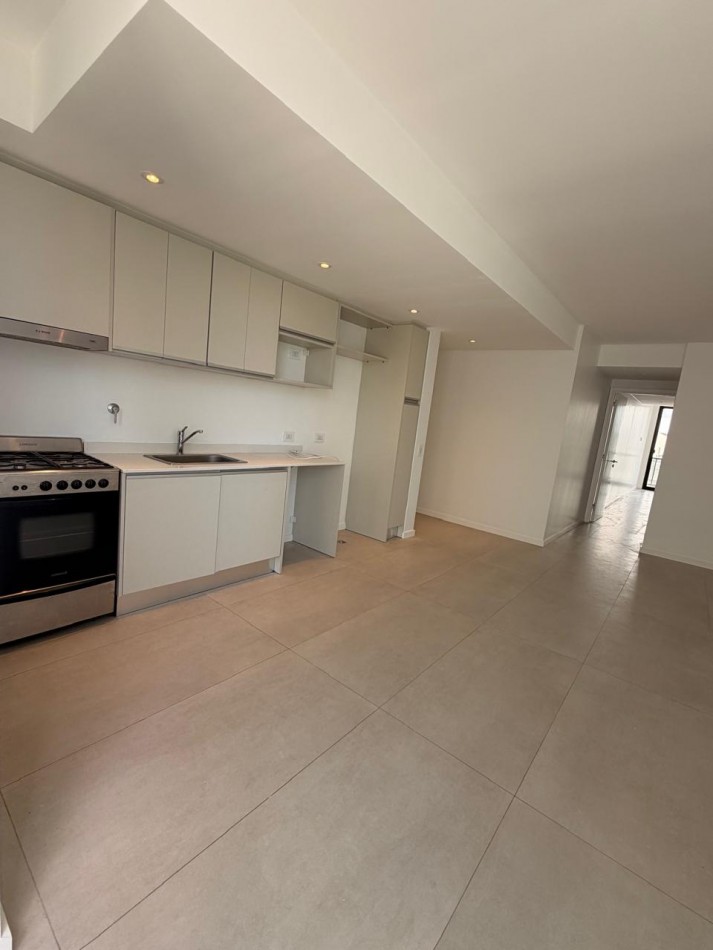 ALQUILER 2 AMBIENTES IMPECABLE - ZONA GUEMES