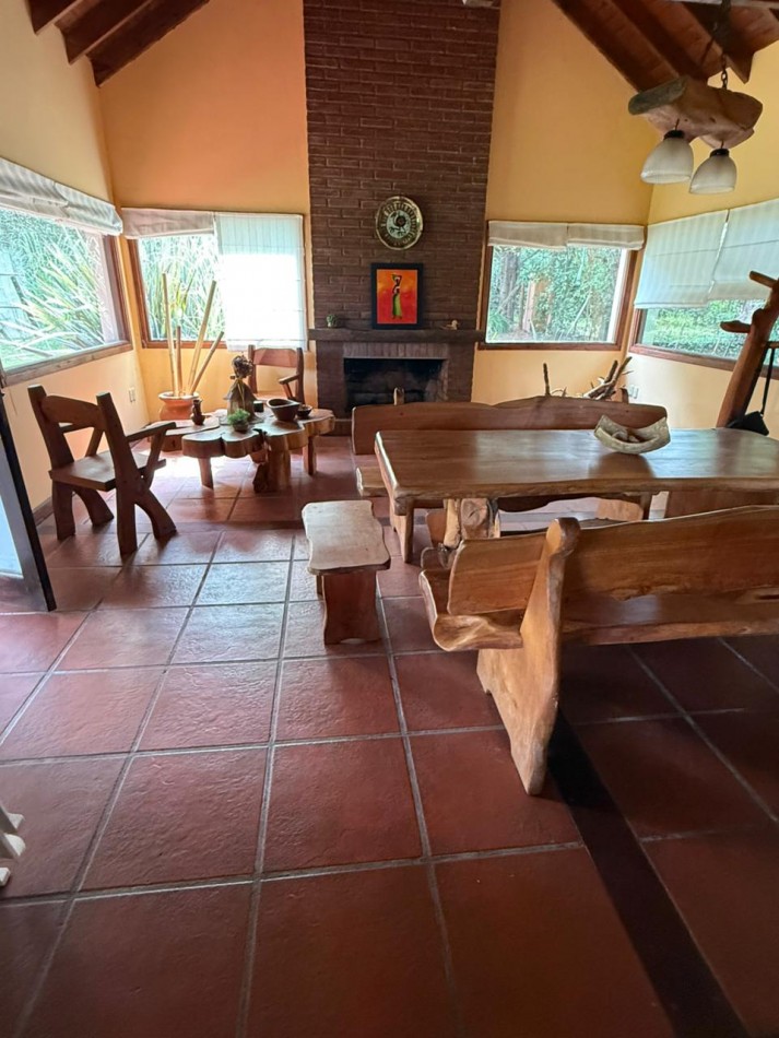 hermoso Chalet de 3 ambientes de estilo rustico