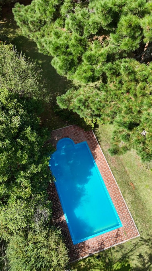 hermoso Chalet de 3 ambientes de estilo rustico