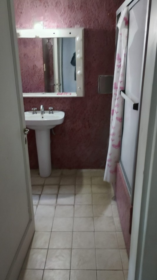 Venta Casa Estilo Marplatense A Reciclar Gran Terreno En Zona Aldrey