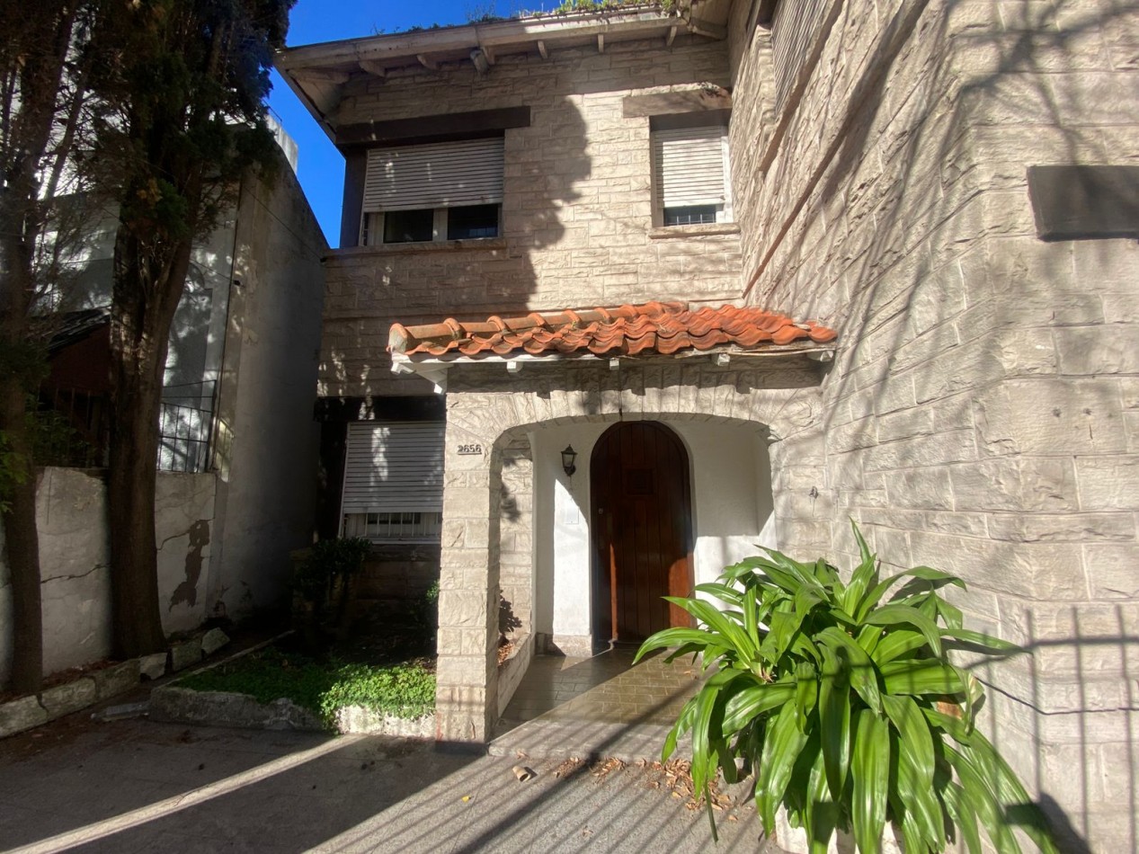 Venta Casa Estilo Marplatense A Reciclar Gran Terreno En Zona Aldrey
