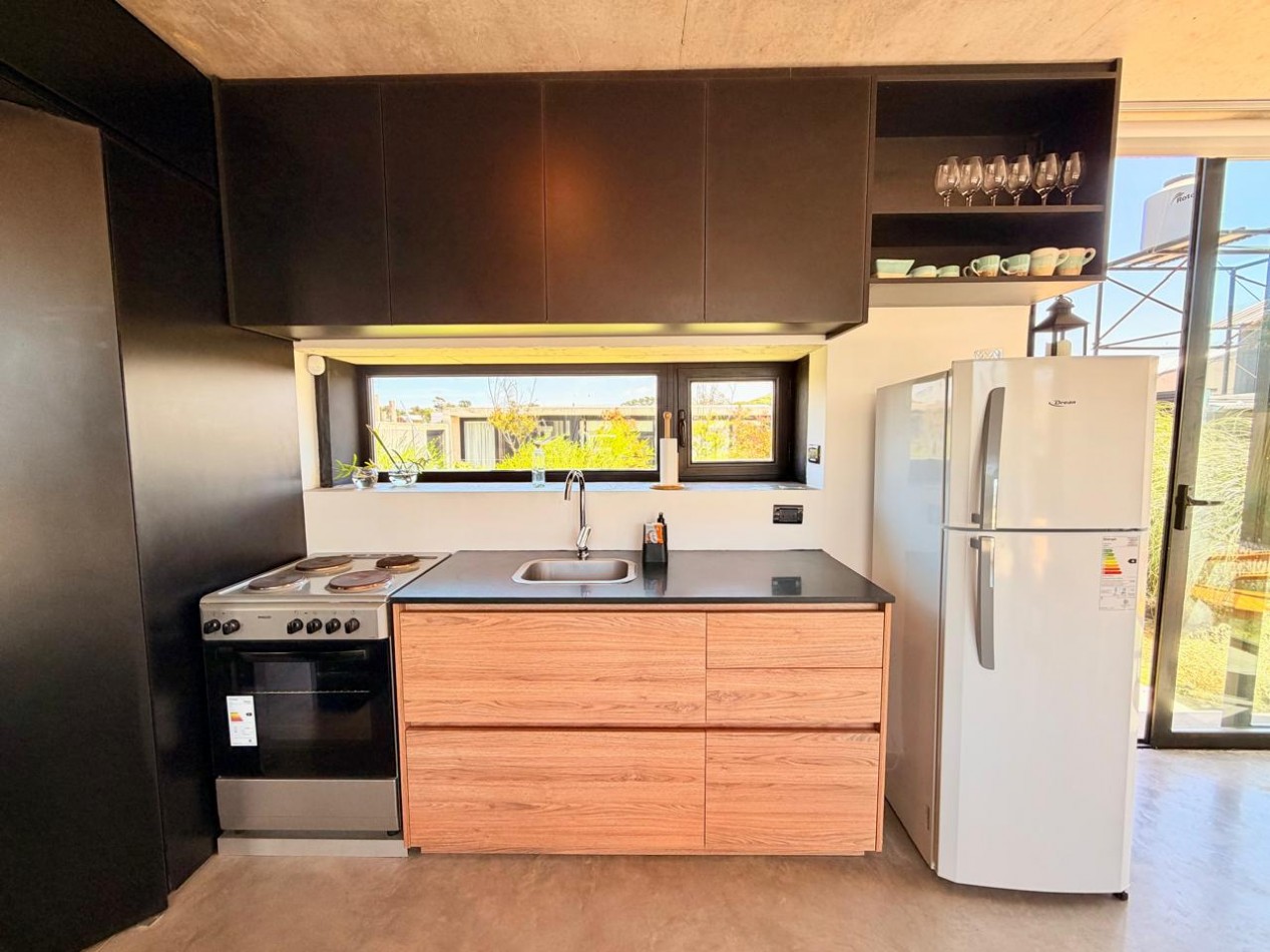 Casas Espejo En Acantilados A Metros Del Mar