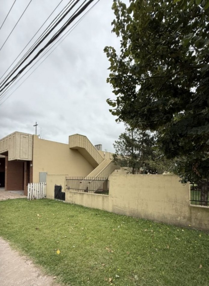 Propiedad Vende O Alquila Inmejorable Ubicacion Comercial Gran Predio Con Galpones Y Oficinas