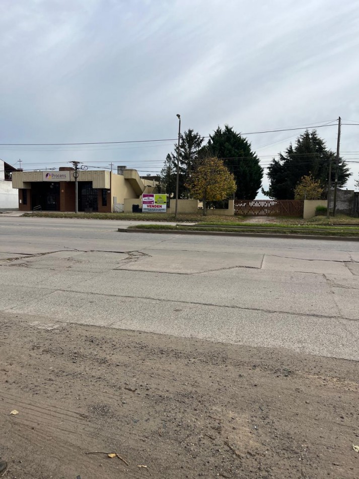 Propiedad Vende O Alquila Inmejorable Ubicacion Comercial Gran Predio Con Galpones Y Oficinas